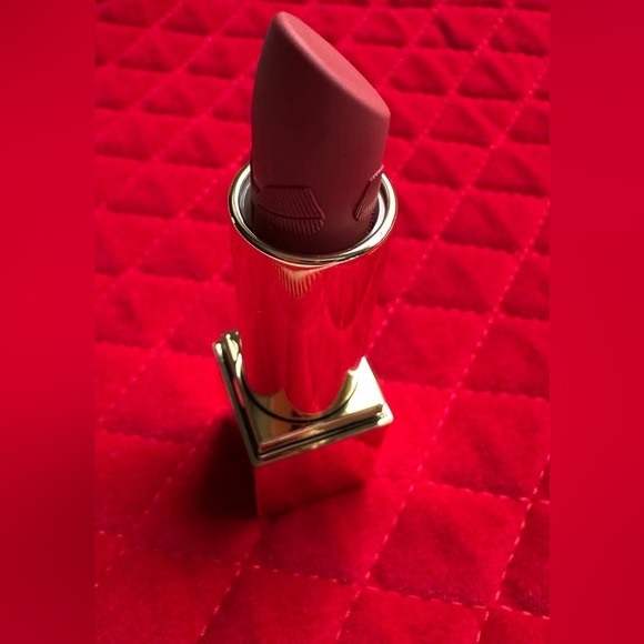Estee Lauder Other - Estée Lauder Limited Edition - Holiday 2025 Velvet Ribbon Creme